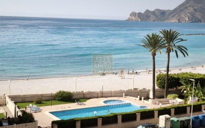 Lovely apartment in the centre of Altea, next to the seafront promenade, with sea views.
